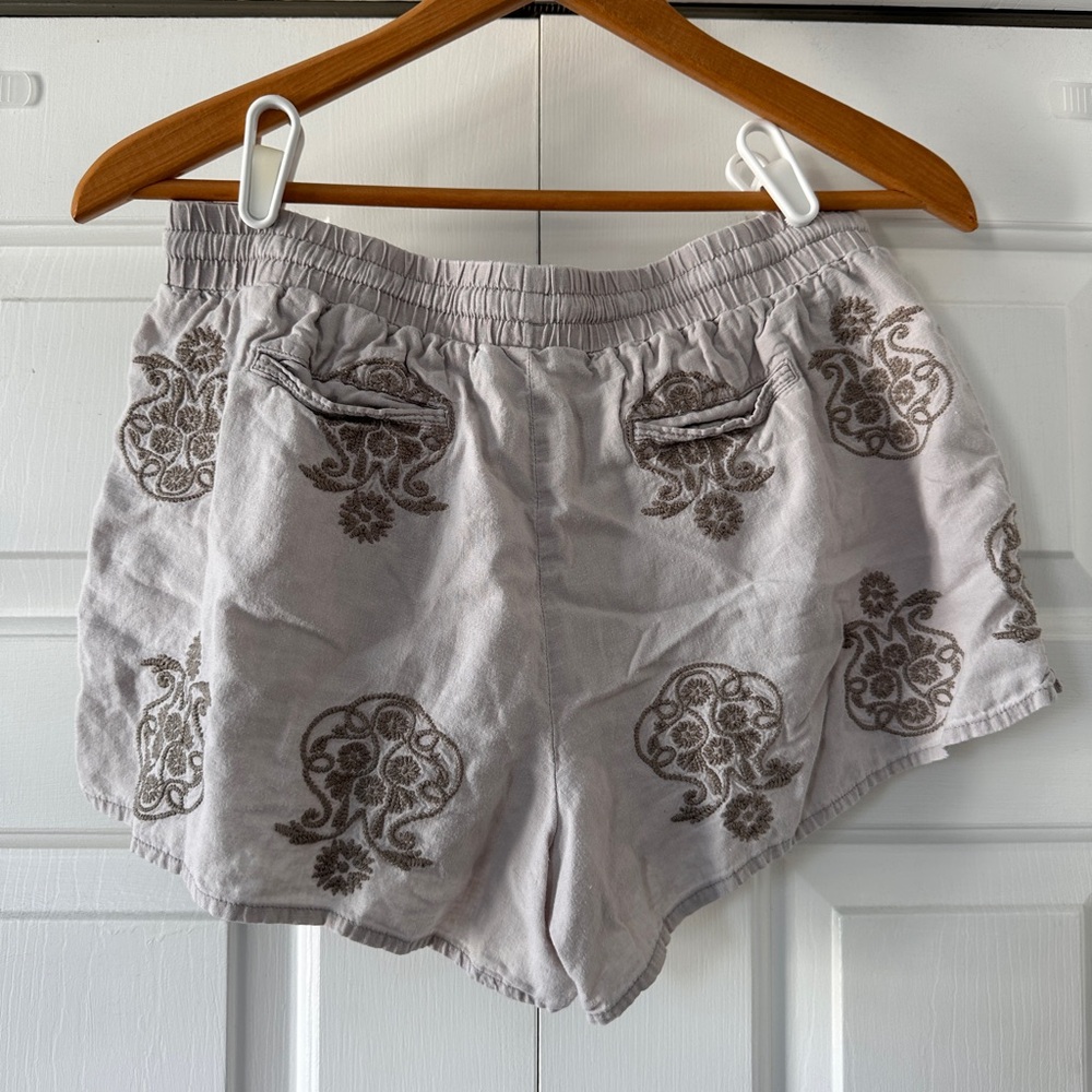 Embroidered Short - Picture 2 of 3